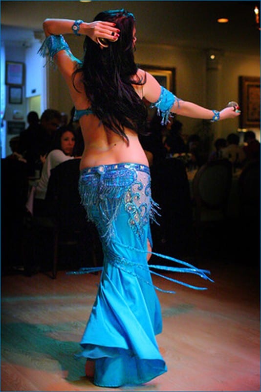 dansuri-orientale-din-buric