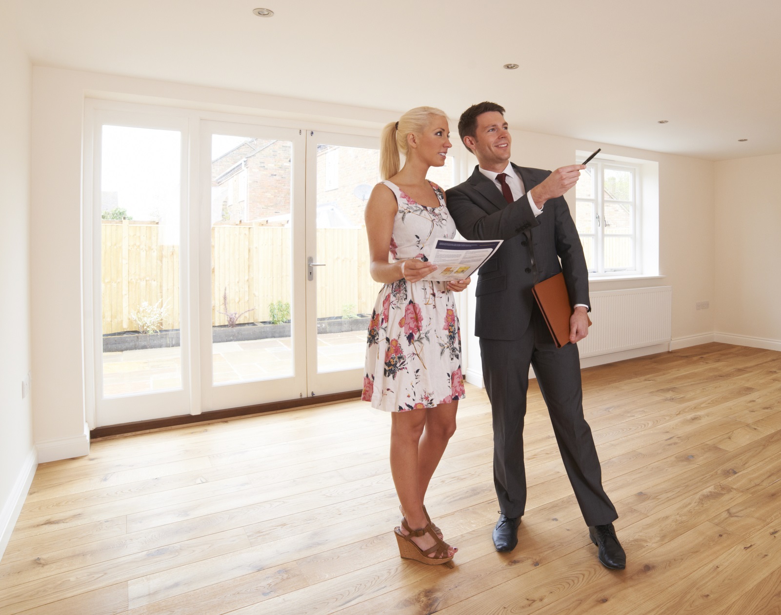 agent imobiliar