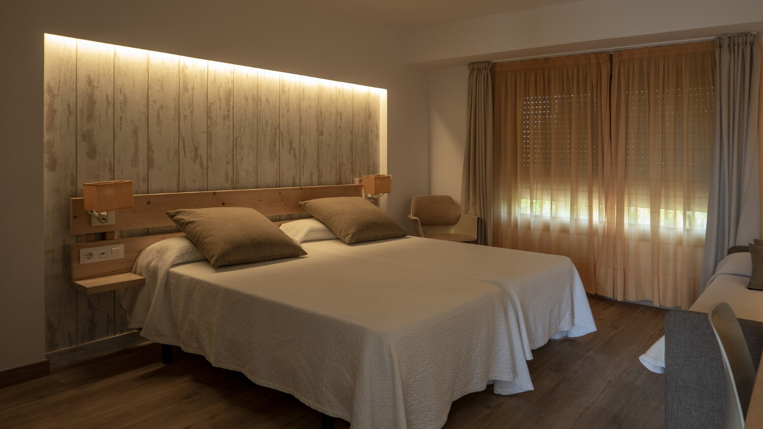 Contemporan și Elegant: Idei de Design Pentru Un Dormitor Modern