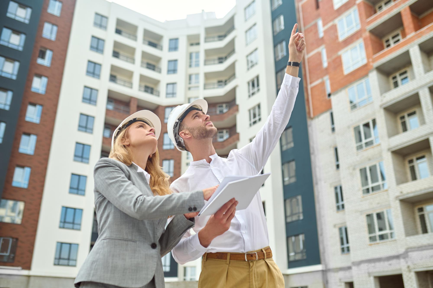 Care sunt avantajele și dezavantajele achiziționării unui apartament într-un bloc vechi versus unul nou în București?