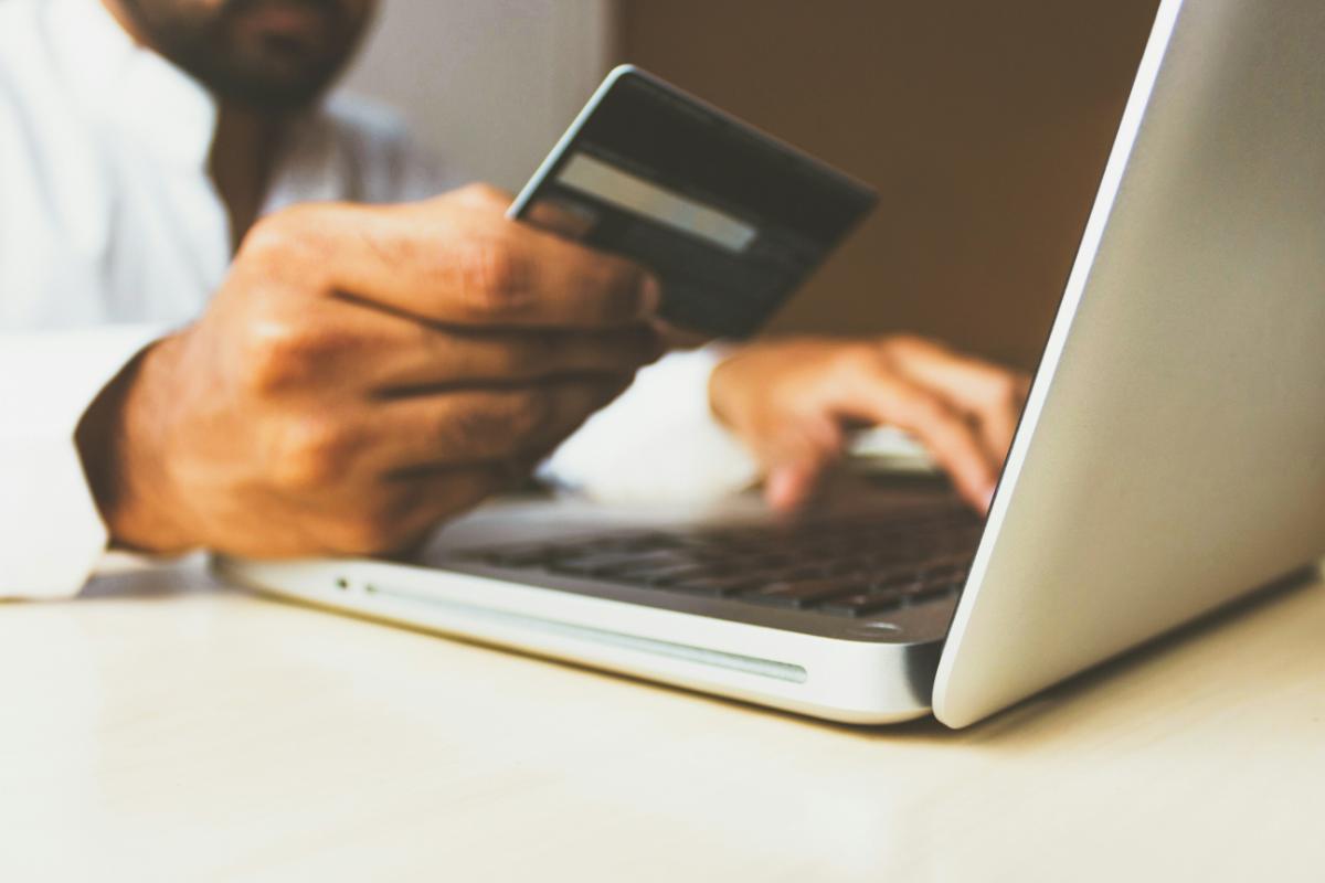 Top 5 avantaje ale unui credit online