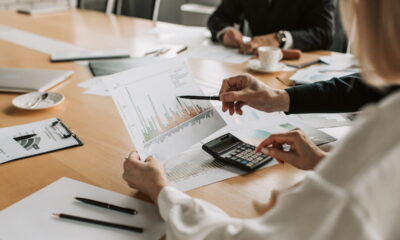 Cum să alegi cel mai bun furnizor de servicii de raportare corporativă?