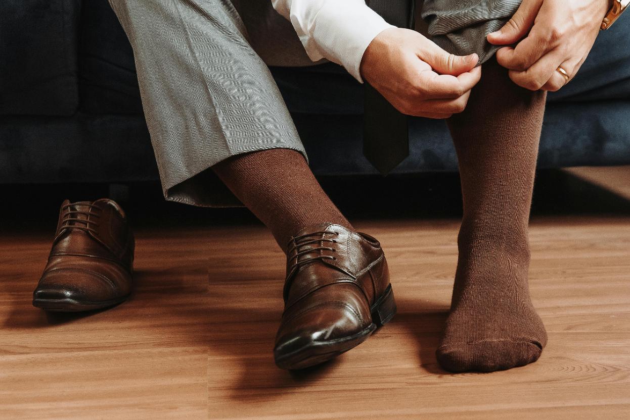 Top șosete lungi pentru bărbați în 2026 - 5 modele care definesc eleganța masculină modernă