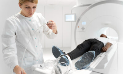 De ce variază atât de mult prețurile unui CT între clinicile din Capitală și cum citești corect un deviz