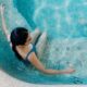 Hidroterapie acasă: ce să alegi între minipiscină, jacuzzi și swim spa pentru confort maxim
