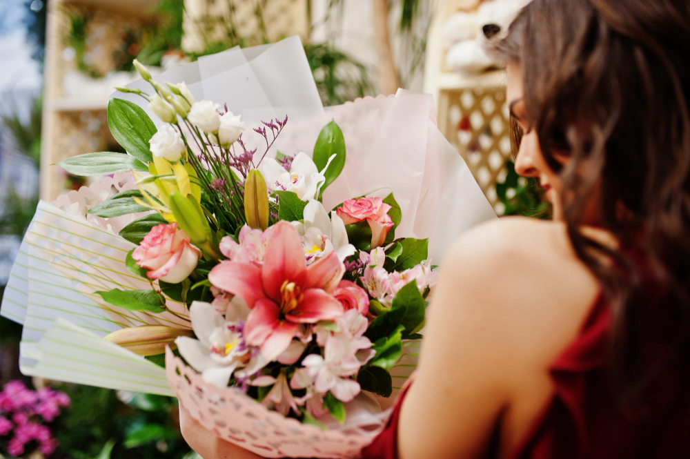 Ce flori se potrivesc cel mai bine într-un buchet de botez?