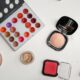 De ce o trusă cu 5 produse de make-up este mai bună decât una cu 20 - Iată cele 5 articole esențiale pentru rutina zilnică!