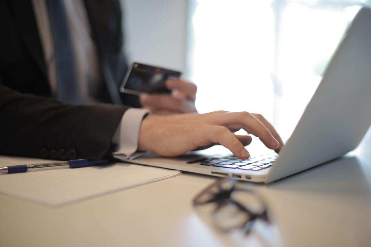 Ghid complet: pașii prin care poți accesa un credit de nevoi personale de la IFN atunci când ai nevoie de bani, fără istoric negativ